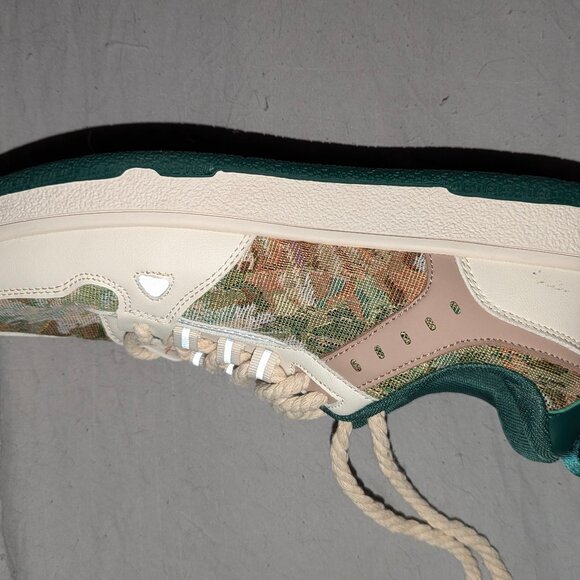 NWT chunky men's green and white sneakers with oil paint art design - Picture 3 of 5